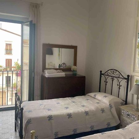 Casa Cardi Lägenhet Sperlonga Exteriör bild